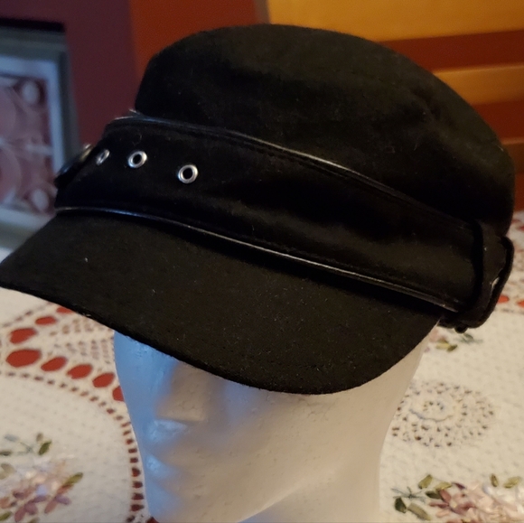 Hat - Picture 2 of 3